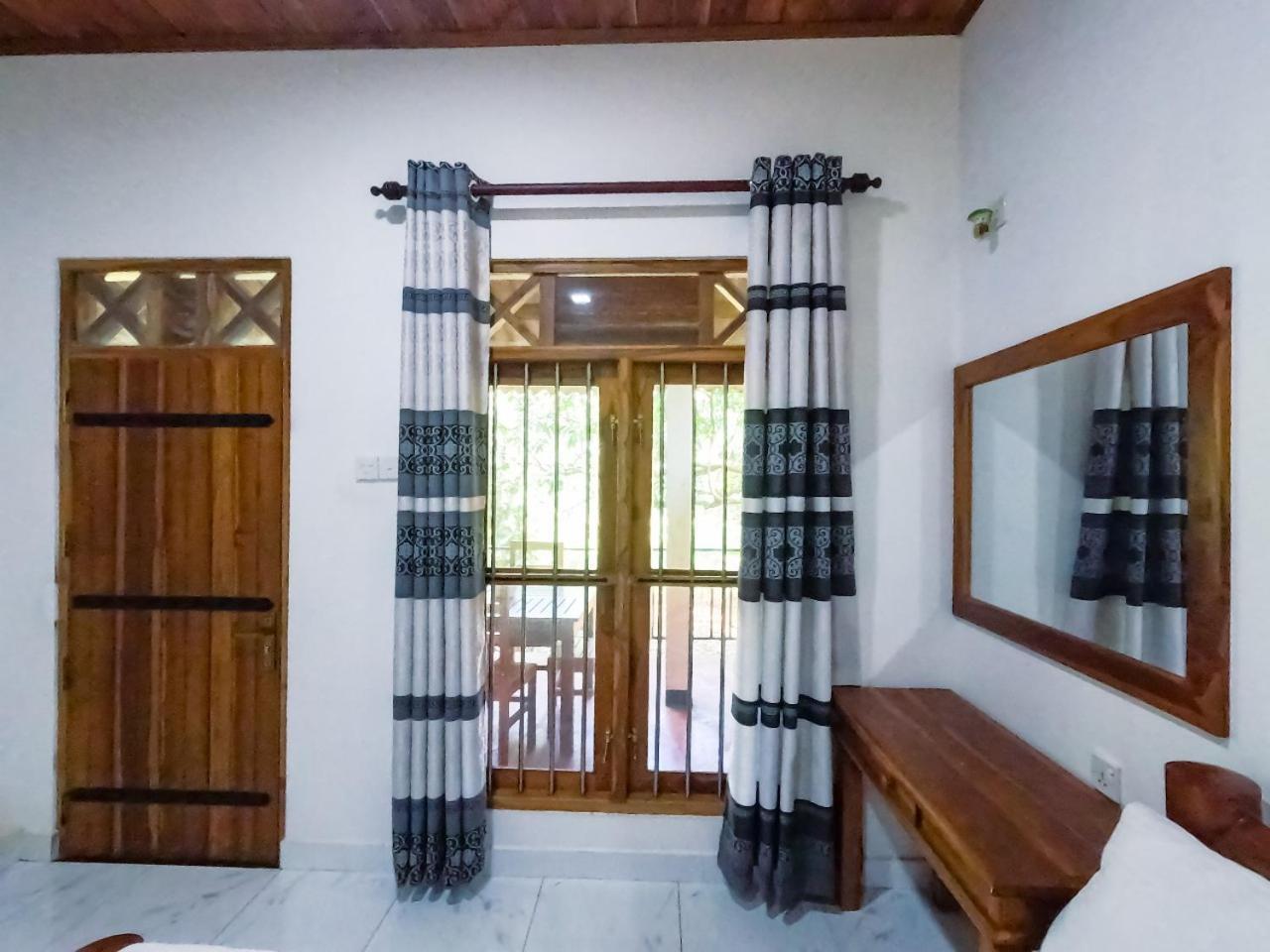 Hotel Wild Heaven Udawalawe Esterno foto